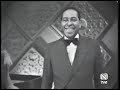 antonio mach�n - el manisero

man�
man�

si te quieres por el pico divertir
c�mete un cucuruchito de man�

qu� calentito y rico est�
ya no se puede pedir m�s
ay caserita, no me dejes ir 
porque despu�s te vas a arrepentir 
y va a ser muy tarde ya

manisero se va
manisero se va

caserita no te acuestes a dormir 
sin comerte un cucurucho de man�

cuando la calle sola est�
casera de mi coraz�n
el manisero entona su preg�n
y si la ni�a escucha su cantar
llama desde su balc�n

dame de tu man�
dame de tu man�

que esta noche no voy a poder dormir
sin comerme un cucurucho de man�

me voy
me voy