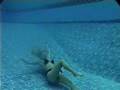 Girl underwater Filles sous l eaux