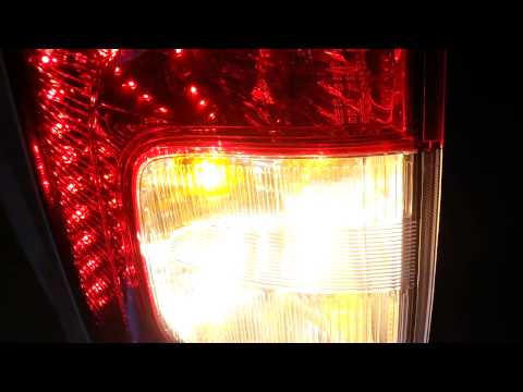 2012 Chrysler Town & Country Minivan – Checking Tail Lights After Replacing Bulb
