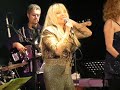 annie philippe au petit journal de montparnasse: un triomphe!
l'�poustouflante annie philippe a mis le feu au petit journal!
