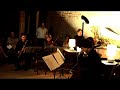 Extrait d'une soirée concert-théâtre de l'orchestre baroque Antichi Strumenti. Ce concert-théâtre autour de « La Nef des Fous » de Sébastien Brandt sert de prétexte pour présenter des « fous » de toutes sortes. Des extraits de la musique de François-Xavier Richter (1709-89) illustrent l'atmosphère satirique du texte. Auszug aus einem szenischen Konzert des Barockorchesters Antichi Strumenti. Der Abend rund um das « Narrenschiff » von Sebastian Brant dient als Vorwand dafür, « Narren » aller Art zu präsentieren. Die Musik von Franz-Xaver Richter (1709-89) illustriert die satirischen Ton des Textes. Video : Jean-François CARDONNE.