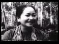 nhac do top ca nam quan khu 7, dai thang mua xuan 1975

n?i th�nh ?� trong �nh ?i?n quang
ti?ng n?c ngh?n c�u c??i
khu nh� tranh n?m c�nh ngo?i � r�n si?t ?�m ng�y.
qu� nh� ta ?au ??n l?m than
sao b�p ng?t tim ng??i?
s�o g�n ?i! ta ?� v? ?�y, ta ?� v? ?�y
l??t qua n?ng m?a s�ng bom nh?p ch�n ?i
qu� h??ng k�u g?i ti?n l�n di?t qu�n m?!
ti?n v? s�i g�n ta qu�t s?ch gi?c th�
h??ng v? ??ng b?ng ta ti?n v? th�nh ?�!

ta v? qua khi �nh b�nh minh
?ang h� r?ng ch�n tr?i
ta v? qu� khi l? ngo?i x�m h?p h?i t?i b?i
tr�n ???ng qu� nghe ti?ng m? ta ?ang kh?c kho?i mong ch?
n�o v??t l�n mau b??c ?o�n qu�n gi?i ph�ng th�nh ?�!
l??t qua n?ng m?a ?�nh tan t�nh ngo?i x�m
??ng l�n ngo?i th�nh ti?n l�n ???ng no ?m
n??c nh� c�n ch? tr?n cu?i l� tr?n n�y
ti?n v? ??ng b?ng gi?i ph�ng th�nh ?�!

bao ng�y qua tang t�c kh? ?au
?� bi?n th�nh c?m h?n
c?m h?n d�ng tranh ??u s?c s�i d�n ph? xu?ng ???ng
bom r?n vang vang kh?p th�nh ?� ti?ng s�ng di?t qu�n th�
??ng b�o ?i! gi?i ph�ng v? ?�y tung c�nh t? do!
ti?n l�n gi?t gi?c si?t th�m ch?t v�ng v�y
ti?n v� s�i g�n ?�nh tan t�nh gi?c m?
n??c nh� c�n ch? tr?n cu?i l� tr?n n�y
ti?n v? ??ng b?ng gi�i ph�ng th�nh ?�!