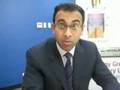 Intel exec shows off low-cost Netbook mobile PC
