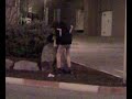 inocentada xico en una retonda con una muñeca aciendo cosas