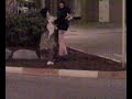 inocentada xico en una retonda con una muñeca aciendo cosas