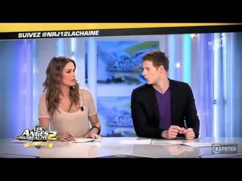 montre ses seins