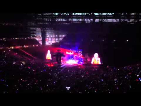 Mean in Detroit at Ford Field Red Tour