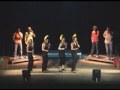 Versión acapella del tema Mr. Sandman interpretada por Petit Comité en Poblenou (Barcelona)