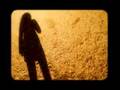 Hana Mucho Mas Video and Lyrics