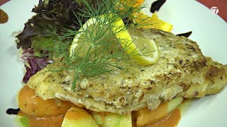 Zanderfilet unter einer Sauerkraut-Thymian-Kruste an Lauchkartoffeln