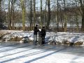 op 11 februari vloog angel over van de welpen naar de verkenners van scoutinggroep de vliegende hollander in den haag. in plaats van de traditionele klim/klouter opdracht over de sloot was het dit keer een hindernisbaan over het ....ijs... via een weldoordacht en speciaal uitgezet parcours bestaande uit verschillende hindernissen vloog de oude welp over naar de verkenners. de gehele scoutinggroep en vele vaders en moeders waren getuigen van dit heugelijke feit. we wensen de verkeners veel plezier en sterkte toe met het nieuwe lid.