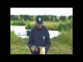 videos de Tommy Pickering shows how he mixes his method carp groundbait.wmv