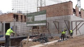 Монтаж арматурного каркаса стены.