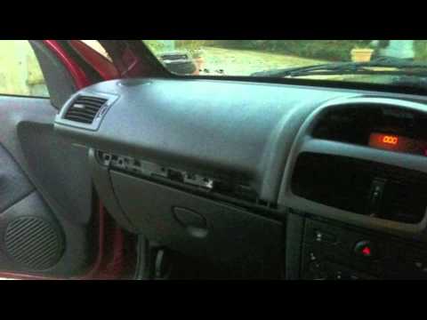 how to remove a radio from a renault clio