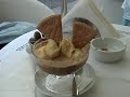 Zwei Bällche oder drei? Eis essen in Mailand, Italien Zwei Bällche oder drei? Eis essen in Mailand, Italien