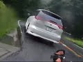 Message or comment in English is welcome.雨なのでたいしてスピード出てません。http://trike.blog.f2u.com/