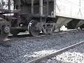 Trem da All com uma Dash-9 pintura vermelha