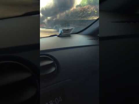 Auto in fiamme sulla Fipili, incendio a Lastra a Signa (video di Enrico Angiolini)