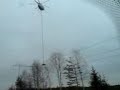 Helikopteri leikkaa linjan alustoja