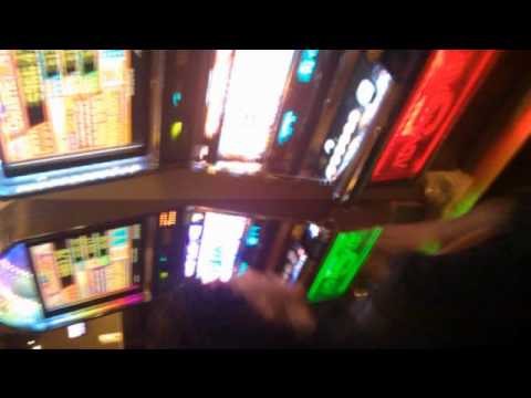 Asi Actua "Musicologo" Cuando Gana En Un Casino -