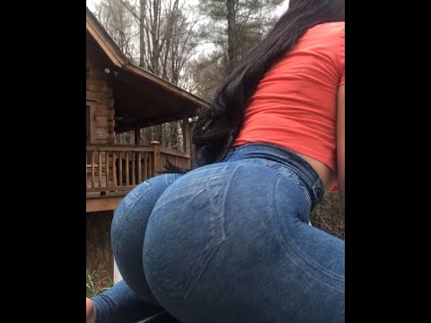 Hot latina girls twerking