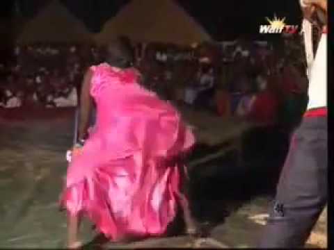 « Concour Leumbeul Chaise Bi » Une danse très érotique qui fait fureur à Dakar