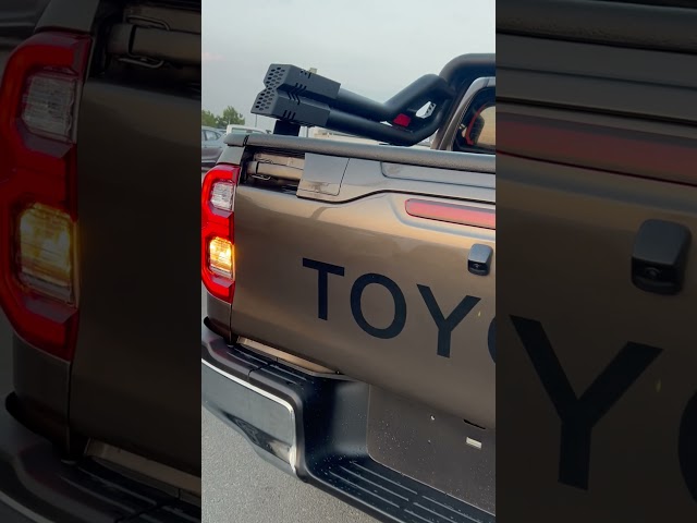 Toyota Hilux 4X4 Diesel 2.8L (Right Hand) video