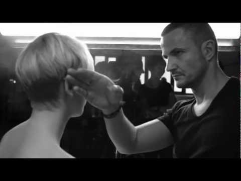 Making of Velvet Cream Artist(e)