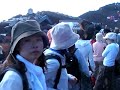 A long que at the summit of Mt.Fuji / 富士山山頂の長い行列