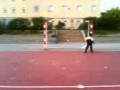 jugando al futbol descojonante