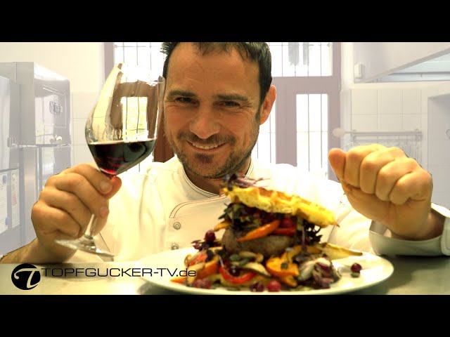 Kartoffel-Waffel-Burger mit Kalbsfleisch und Herbstgemüse