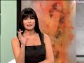Ilaria D'amico spiega, adirata, come Berlusconi aumenta le tasse agli abbonati Sky, da ascoltare!