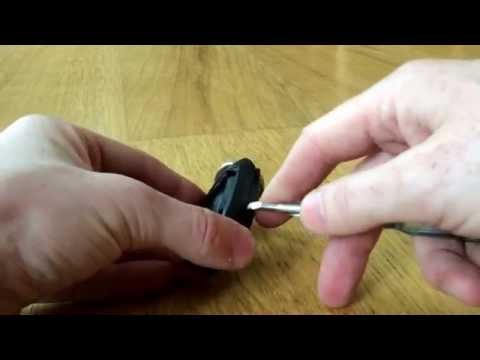 how to replace battery in ford c-max