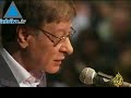 توفي امس الشاعر الفلسطيني الكبير محمود درويش عن عمر يناهز 67 عاماً عقب عملية جراحية في القلب بمستشفى في ولاية تكساس الامريكية ،ويعتبر درويش أحد أهم الشعراء الفلسطينين المعاصرين الذين ارتبط اسمهم بشعر الثورة والوطن. وقد أعلن الرئيس الفلسطيني محمود عباس الحداد العام في المناطق الفلسطينية لمدة ثلاثة أيام.ومن المقرر بدأ اجراء السلطة الفلسطينية لاحضار الجثمان. ولد محمود درويش عام 1941 في قرية البروة قضاء عكا التي دمرت عام 1948 ليهاجر مع عائلته الى لبنان قبل ان تعود العائلة وتعيش في الجليل. وأجبر درويش على مغادرة البلاد بعد ان اعتقل عدة مرات ثم عاد بعد التوقيع على اتفاقيات السلام المؤقتة.
