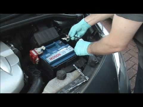 how to change vectra c battery