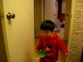 videos de 2009-01-05 Edison Pretending to go Potty