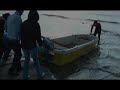 Incredibile recupero di una barca grazie al kitesurf