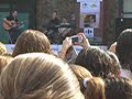 Sergio canta para sus fans Sergio canta para sus fans