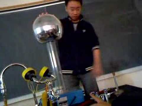 Van De Graaff Generator