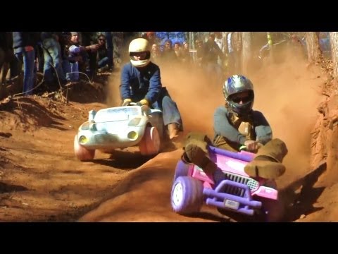 Carreras extremas en el coche de la Barbie