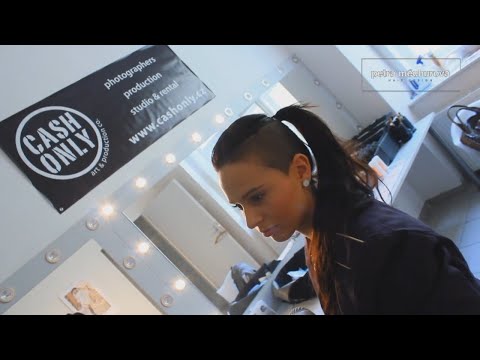 barberette - See sidecut of beautiful hairdresser.