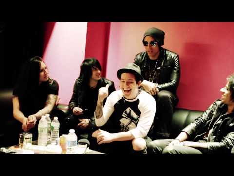 Escape The Fate – Super Bowl XLVIII Prediction (and a stop at the Puppy Bowl)! Escape The Fate – Super Bowl XLVIII Prediction (and a stop at the Puppy Bowl)!