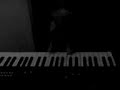 Este es un video del encuerado tocando piano