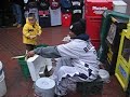 Batteria con i secchi a Boston Batteria con i secchi a Boston