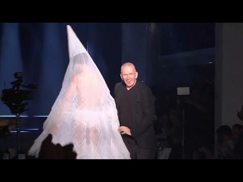 Paris Fashion Week: Glamour und Drama - Herbst- und W ...