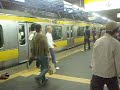東京ドームのお膝元、ＪＲ中央・総武線水道橋駅から、千葉方面行きの電車が発車します。発車メロディは巨人軍応援歌、『闘魂こめて』！ちなみに、東京ドーム最終戦の日撮影しました。優勝はその翌日の神宮球場でしたが。