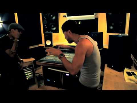 JUNO THE HITMAKER FEAT. CARNAL "ESTOY BIEN LOCO" ( PROD BY MUSICOLOGO Y MENES ) @LOSPIRATOLOGOS -