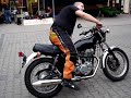 Thomas und icke haben noch nie n Motorrad angetreten. Unser erstes Mal sollten wir mit Juniors SR 500 erleben =)