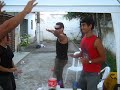 El loco Teciano dançando o CRÉU.