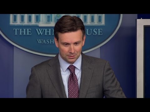 re - White House Press Secretary Josh Earnest comments on a court ruling that affects a key component of Obamacare.